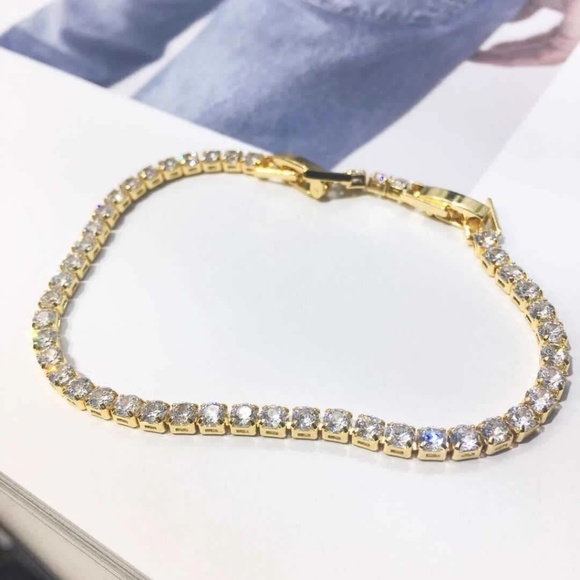 Glistening Simple Gold Plated Crystal Tennis Bracelet - Picture 3 of 10